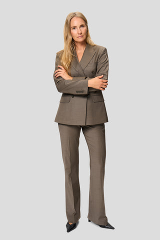SUIT XI – Taupe Edition
