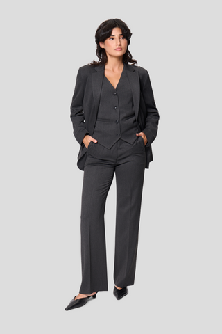 Suit I – Dark Grey Edition
