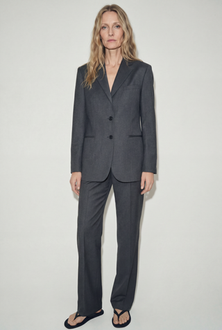 Suit VIII – Dark Grey Edition